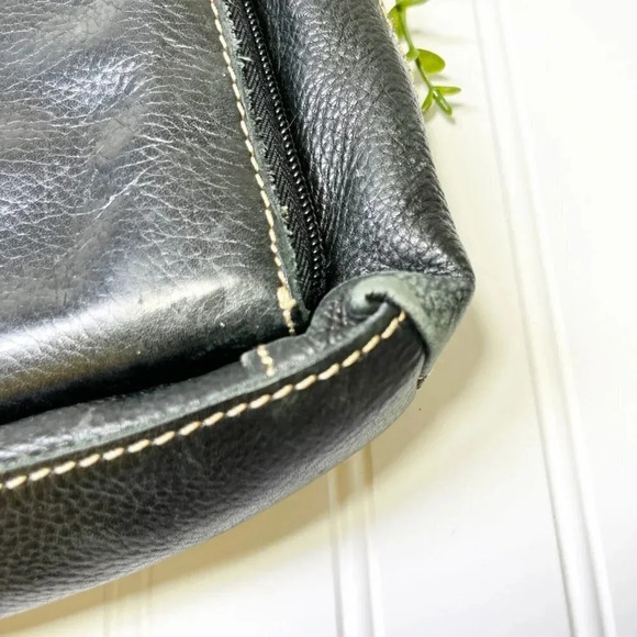 Y2K Fossil Black Leather Crossbody Bag with Lots of Pockets - Picture 6 of 10